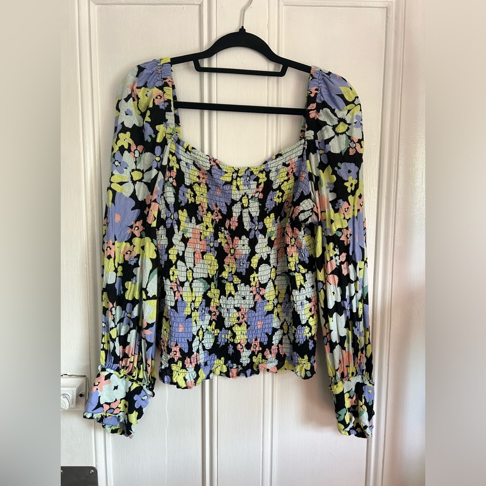 Ariana Printed Top, XL, only worn once, excellent condition. Make an offer!!